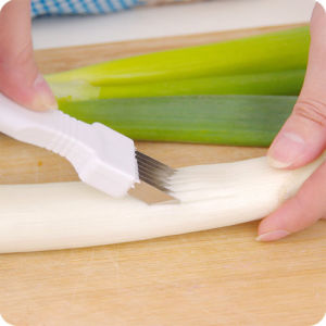 New Kitchen Gadget Easy Tool Onion Cutter Chopper